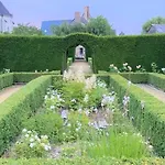 Evasion Romantique Au Prieure Avec Jardin En Anjou, Petit-dejeuner Inclus - Fr-1-622-63 Bed & Breakfast