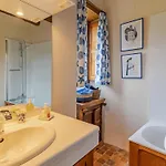 Evasion Romantique Au Prieure Avec Jardin En Anjou, Petit-dejeuner Inclus - Fr-1-622-63