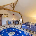Couette-café évasion Romantique Au Prieuré Avec Jardin En Anjou, Petit-déjeuner Inclus - Fr-1-622-63 Doue-en-Anjou