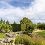 Couette-café évasion Romantique Au Prieuré Avec Jardin En Anjou, Petit-déjeuner Inclus - Fr-1-622-63 Doue-en-Anjou