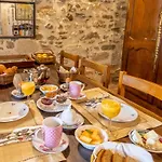 Evasion Romantique Au Prieure Avec Jardin En Anjou, Petit-dejeuner Inclus - Fr-1-622-63 3* Doue-en-Anjou