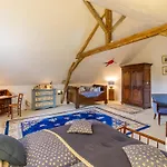 Couette-café évasion Romantique Au Prieuré Avec Jardin En Anjou, Petit-déjeuner Inclus - Fr-1-622-63 Doue-en-Anjou