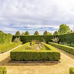 Couette-café évasion Romantique Au Prieuré Avec Jardin En Anjou, Petit-déjeuner Inclus - Fr-1-622-63