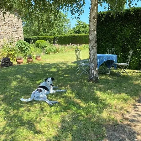 Evasion Romantique Au Prieure Avec Jardin En Anjou, Petit-dejeuner Inclus - Fr-1-622-63 * Doue-en-Anjou