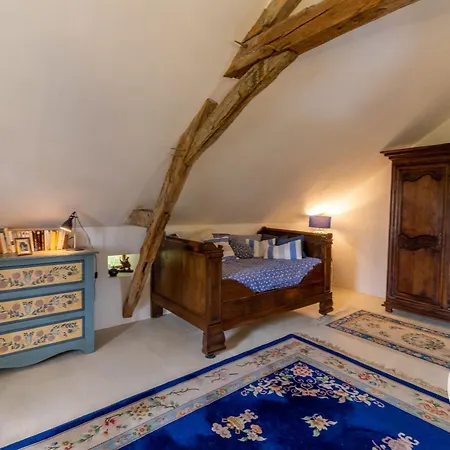 Evasion Romantique Au Prieure Avec Jardin En Anjou, Petit-dejeuner Inclus - Fr-1-622-63 Bed & Breakfast