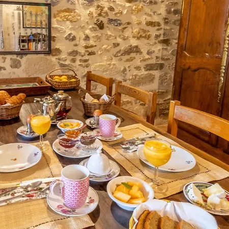 évasion Romantique Au Prieuré Avec Jardin En Anjou, Petit-déjeuner Inclus - Fr-1-622-63 * Doue-en-Anjou