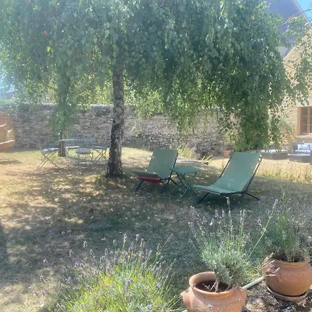 Evasion Romantique Au Prieure Avec Jardin En Anjou, Petit-dejeuner Inclus - Fr-1-622-63