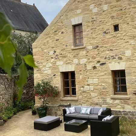 Evasion Romantique Au Prieure Avec Jardin En Anjou, Petit-dejeuner Inclus Bed & Breakfast